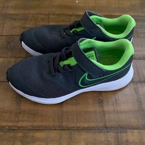 Boys Nike Star Runners
